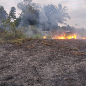 Defesa Civil de Bastos atua em combate a incêndio na zona rural